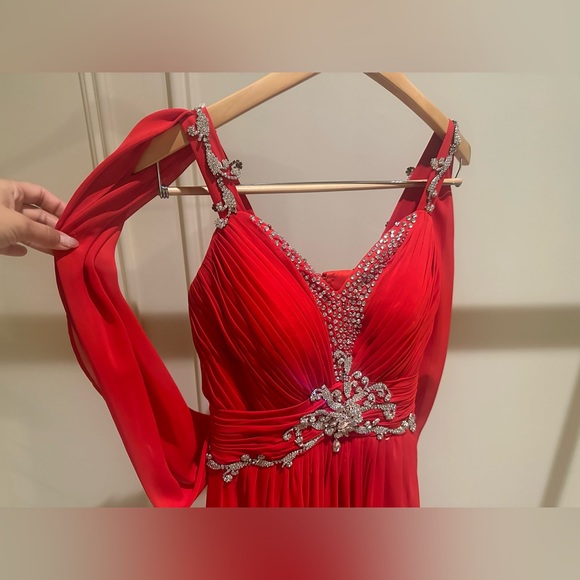 Beautiful Red Gown - Picture 5 of 5